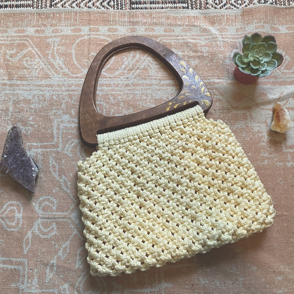 Vintage 70s /  Macrame Wood Handle Handbag
